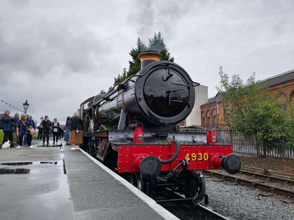 VibewireCentral's tweet image. 4930 Hagley Hall and 13268 to move to Derby via the mainline TODAY dlvr.it/TM681p #BRClass50No50007 #BRStanierMogulNo13268 #Class108