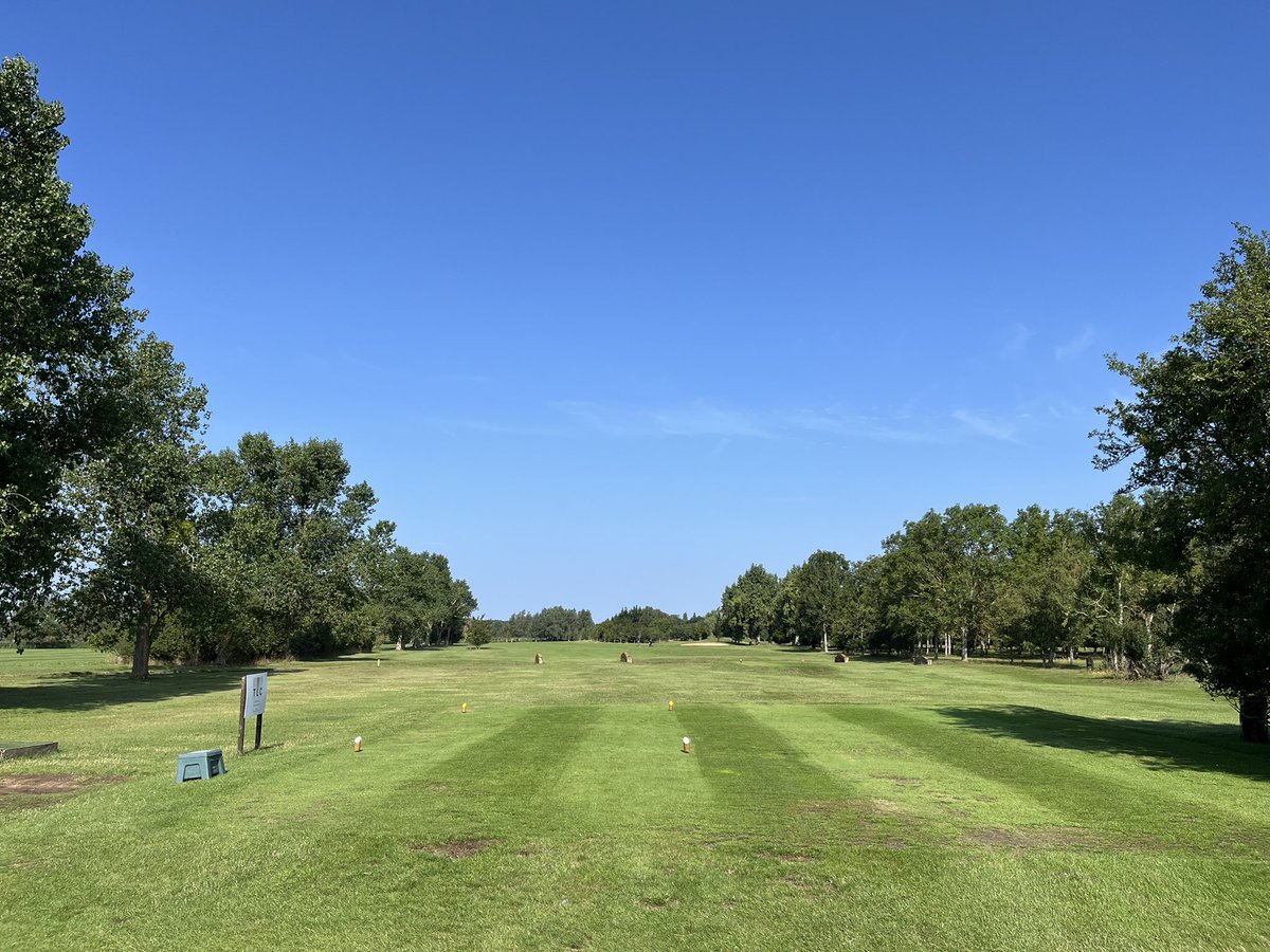 An absolute STUNNER of a day for #Golf in #Tendring and #Essex! 

Good luck to all playing in the #HammertonCup tomorrow. 

01255 503616 or website for info.
