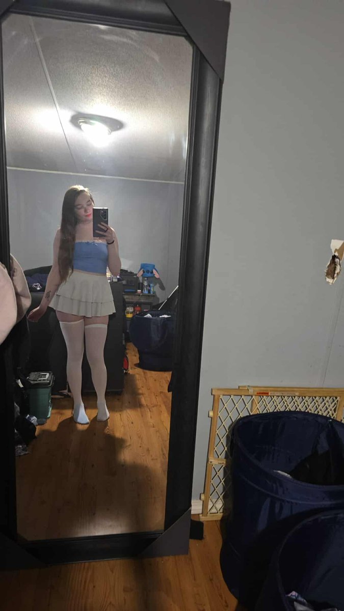 Kinky420girl's tweet photo. Dm me if you'd collab with me 
Follow, rt, and like for a chance at a free custom https://t.co/JfZzue33jE