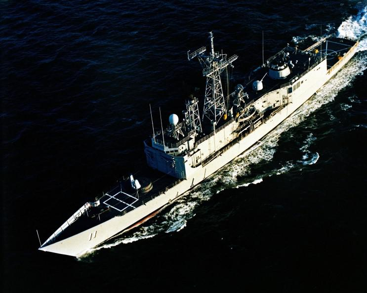 r116440's tweet photo. 🇺🇸 @USNavy The future Short Hull Oliver Hazard Perry class #frigate PCU 'Clark' (FFG-11) on sea trials off the coast of Maine. 19 Feb 1980 #OHP #warship #navy #naval #FFG11 https://t.co/Vp1KanpuuT