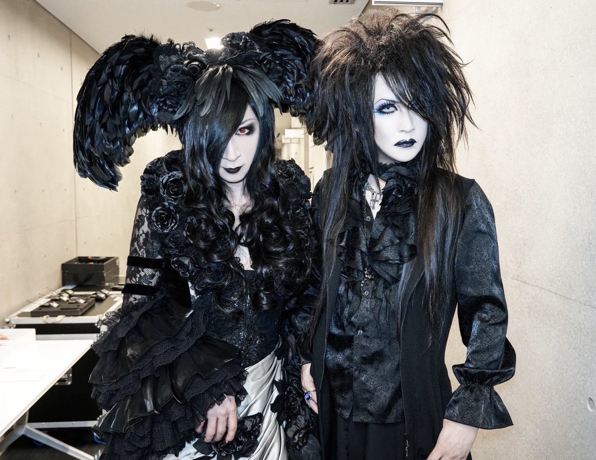 ASAGI_SOLO's tweet image. JVMぶりの麗しきマナ様とのお写真🏰🦇
黒リップお揃い😸🫶🖤