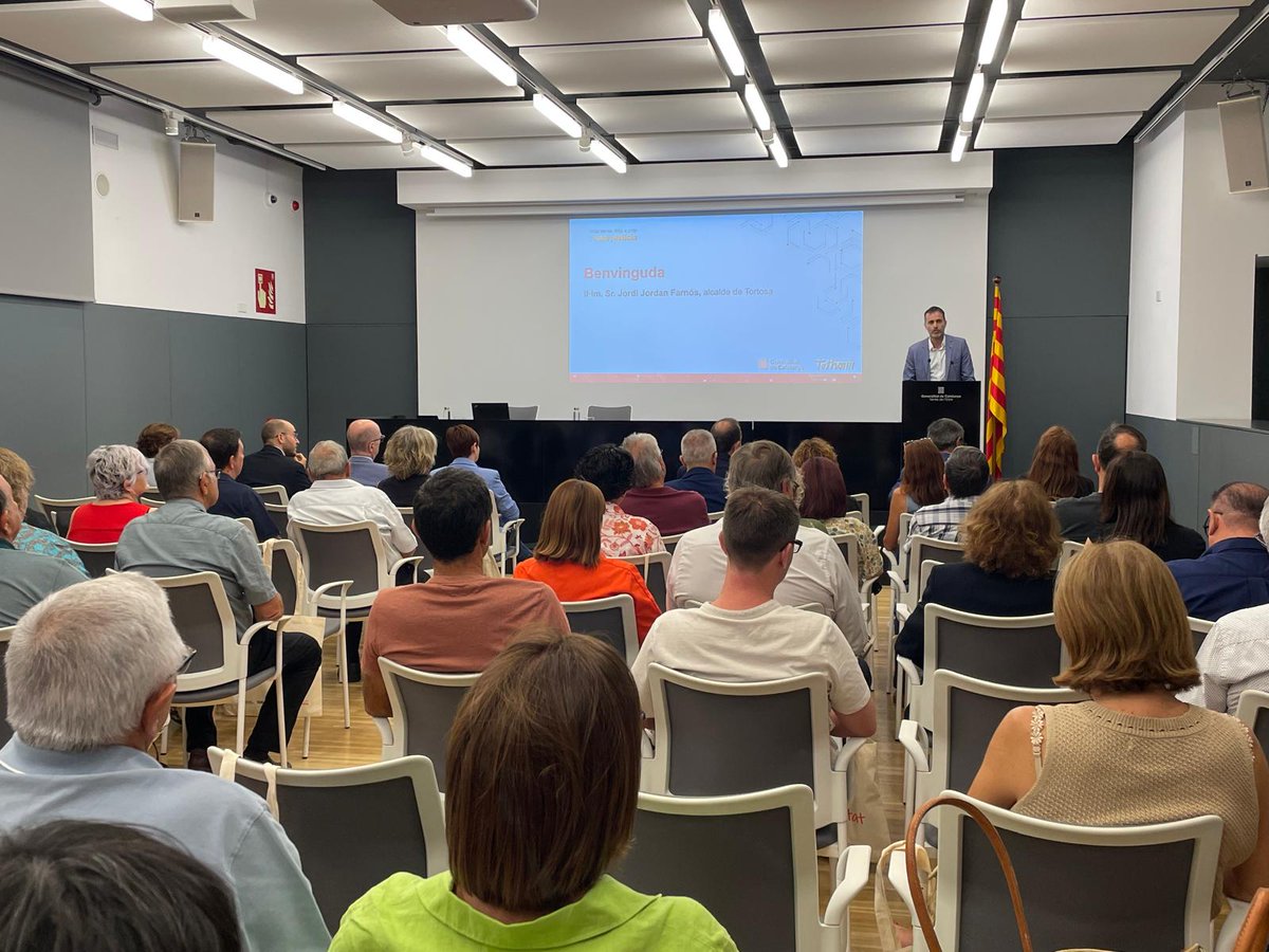 JordiJordanEbre's tweet image. Iniciem les Jornades de Justícia i proximitat a l'edifici de les delegacions de la Generalitat de TE amb la presència del conseller Ramon Espalader per debatre sobre l'apropament de la justícia a la ciutadania i el paper clau de jutges i jutgesses de pau. Benvinguts/es!