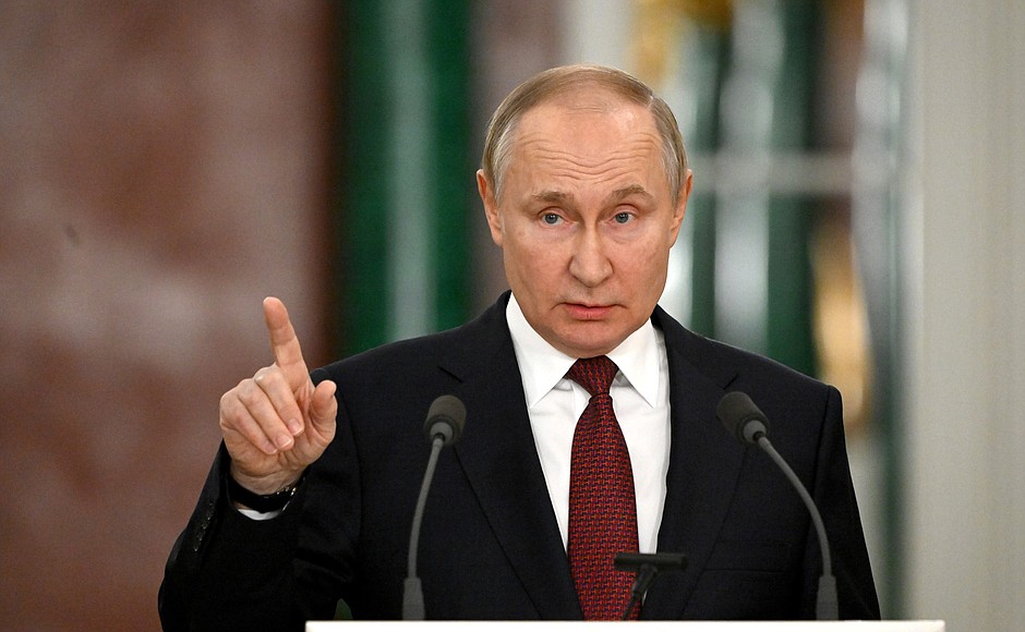 smolny7's tweet image. Un directivo de la cadena de televisión pública italiana RAI ha llamado a atacar el Kremlin para asesinar a Putin.