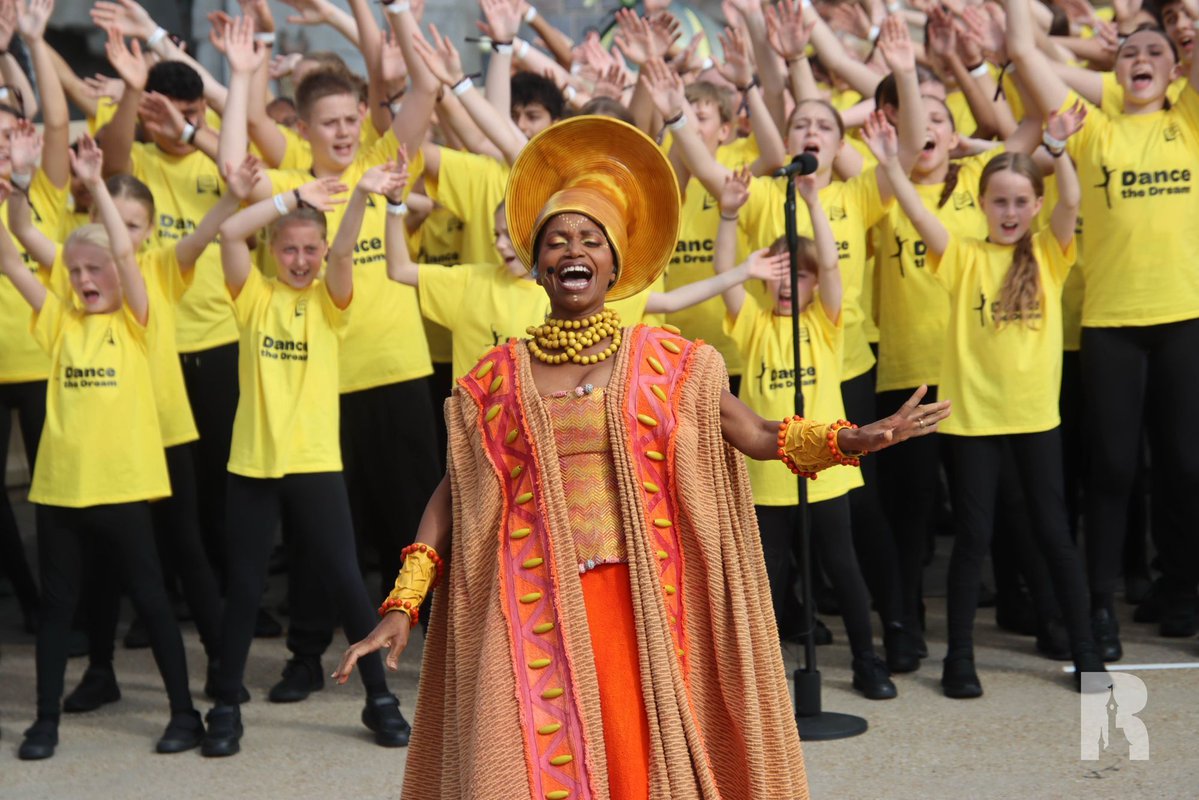DLPReport's tweet image. Photos: “Dance The Dream” performs at Sleeping Beauty Castle this morning: