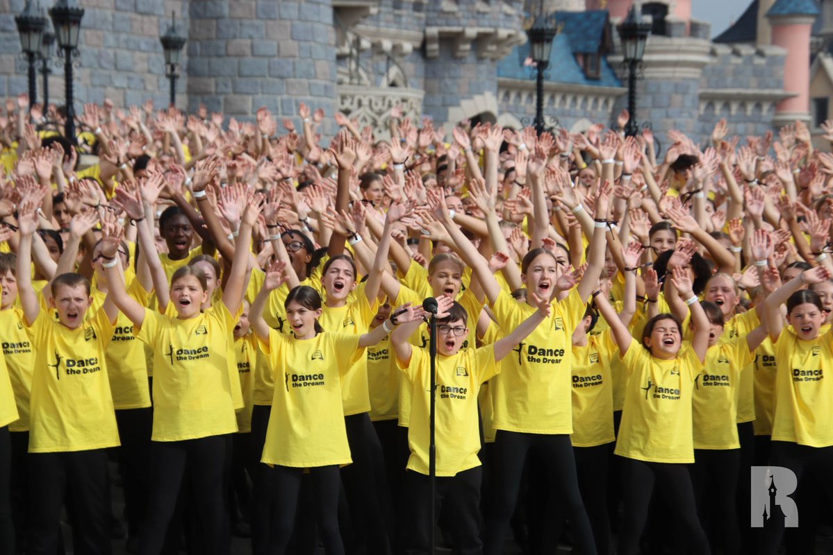 DLPReport's tweet image. Photos: “Dance The Dream” performs at Sleeping Beauty Castle this morning: