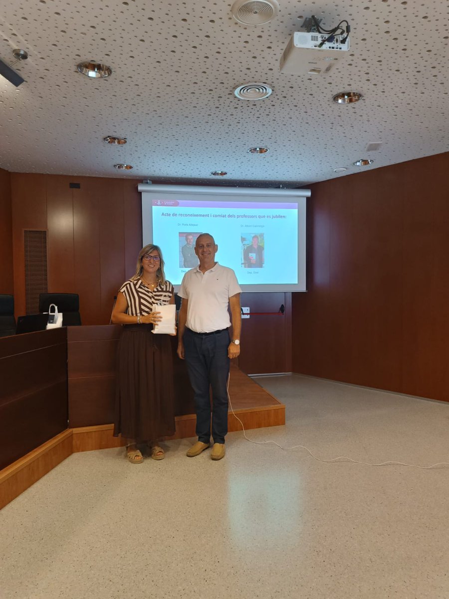 FDET_UdL's tweet photo. 📚 La FDET ret homenatge als professors jubilats Albert Galinsoga i Rafael Allepuz, reconeixent la seva trajectòria com a docents, gestors i investigadors des dels anys 90. Gràcies per tot i molta sort en aquesta nova etapa! 👏🎓 #FDET #UdL #Jubilació https://t.co/Z6DNHplOMT