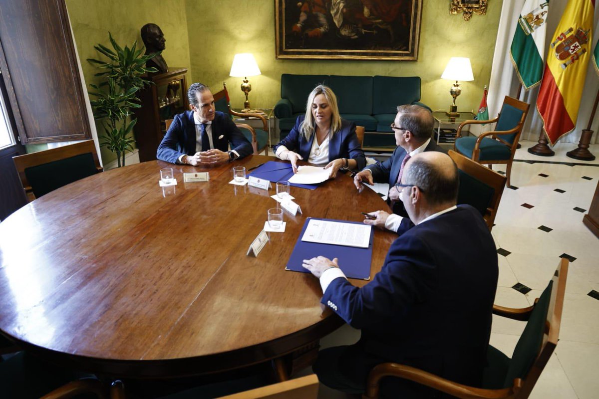 marifrangr's tweet image. ✍️Firmamos un convenio con el Ilustre Colegio de Abogados de #Granada @IcagrTwit para impulsar la primera Oficina de Apoyo ante la Ocupación Ilegal de Viviendas, ofreciendo asesoramiento gratuito, profesional y cercano a quienes ven vulnerado su derecho a la propiedad.
👮Desde…