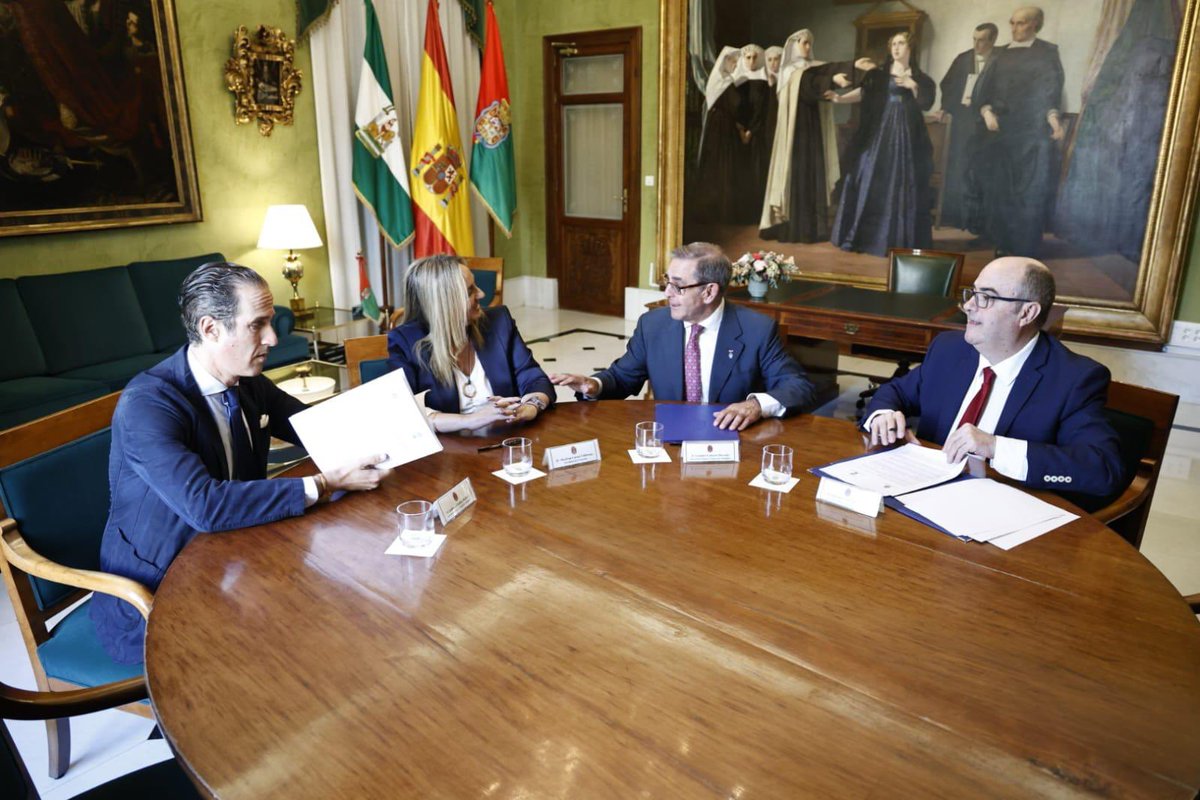 marifrangr's tweet image. ✍️Firmamos un convenio con el Ilustre Colegio de Abogados de #Granada @IcagrTwit para impulsar la primera Oficina de Apoyo ante la Ocupación Ilegal de Viviendas, ofreciendo asesoramiento gratuito, profesional y cercano a quienes ven vulnerado su derecho a la propiedad.
👮Desde…