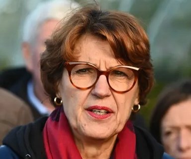 GerardL50's tweet image. REGARDER ses bêtes dans les YEUX ce matin là était HORRIBLE 😭
1 sentiment de TRAHISON INSOUTENABLE.
On allait venir les TUER pour les mettre à la BENNE 😱
La ministre de la cruauté, ENCORE !
Après avoir toléré les pires sévices dans les abattoir, elle ordonne l'extermination…