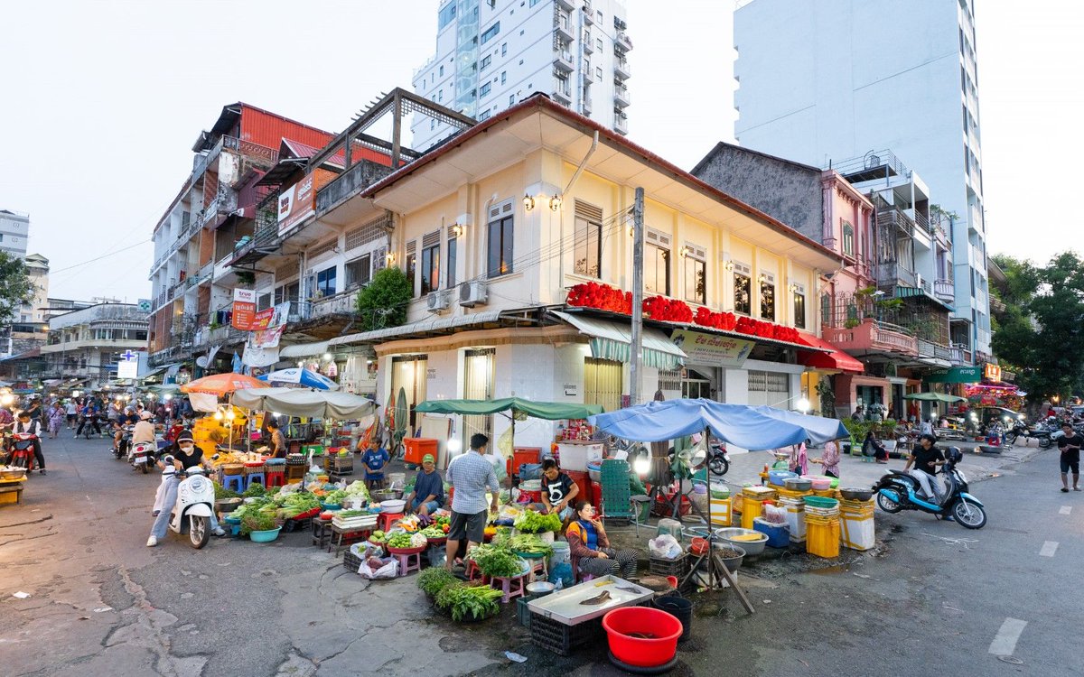 Celebrated Cambodian chef Sothea Seng – famed for his innovative farm-to-table cuisine – has unveiled his latest venture in Siem Reap: buff.ly/aZgem1N 

#AsianTrails #Cambodia #SiemReap #PiSa #LumOrng