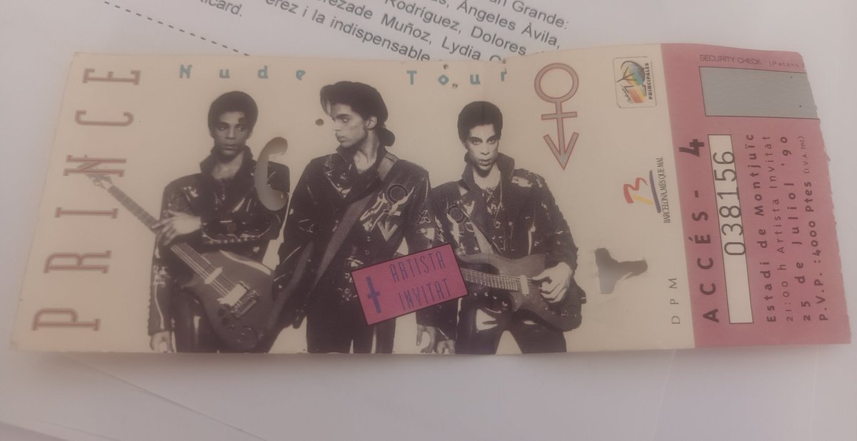 35 anys d'un concert que va canviar la meva vida encara que aleshores no sospitava fins a quin punt...
#Prince #Prince4Ever
