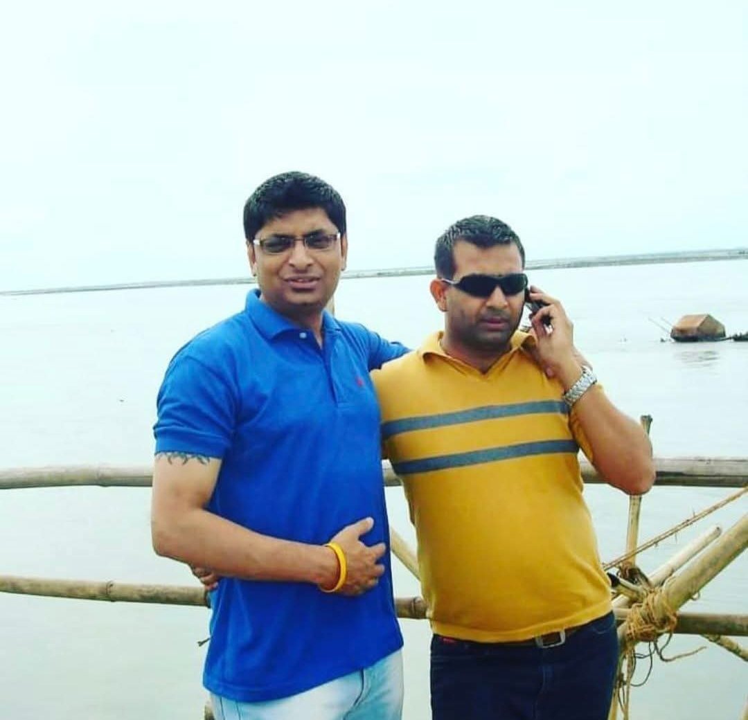 Bhaskar Majumdar (@probasibangali) on Twitter photo Happy Birthday Sanjay Gupta (<a href="/thephotosession/">Sanjay Gupta</a>)
जब हम दोनों जवान थे... अब हैंडसम हैं। 😎
ये फोटो 16 साल पुरानी है... तब Photoshop नहीं, सच में हम इतने पतले थे!
ब्रह्मपुत्र के किनारे, डिब्रूगढ़ में Happy Birthday Sanjay Gupta (<a href="/thephotosession/">Sanjay Gupta</a>)
जब हम दोनों जवान थे... अब हैंडसम हैं। 😎
ये फोटो 16 साल पुरानी है... तब Photoshop नहीं, सच में हम इतने पतले थे!
ब्रह्मपुत्र के किनारे, डिब्रूगढ़ में