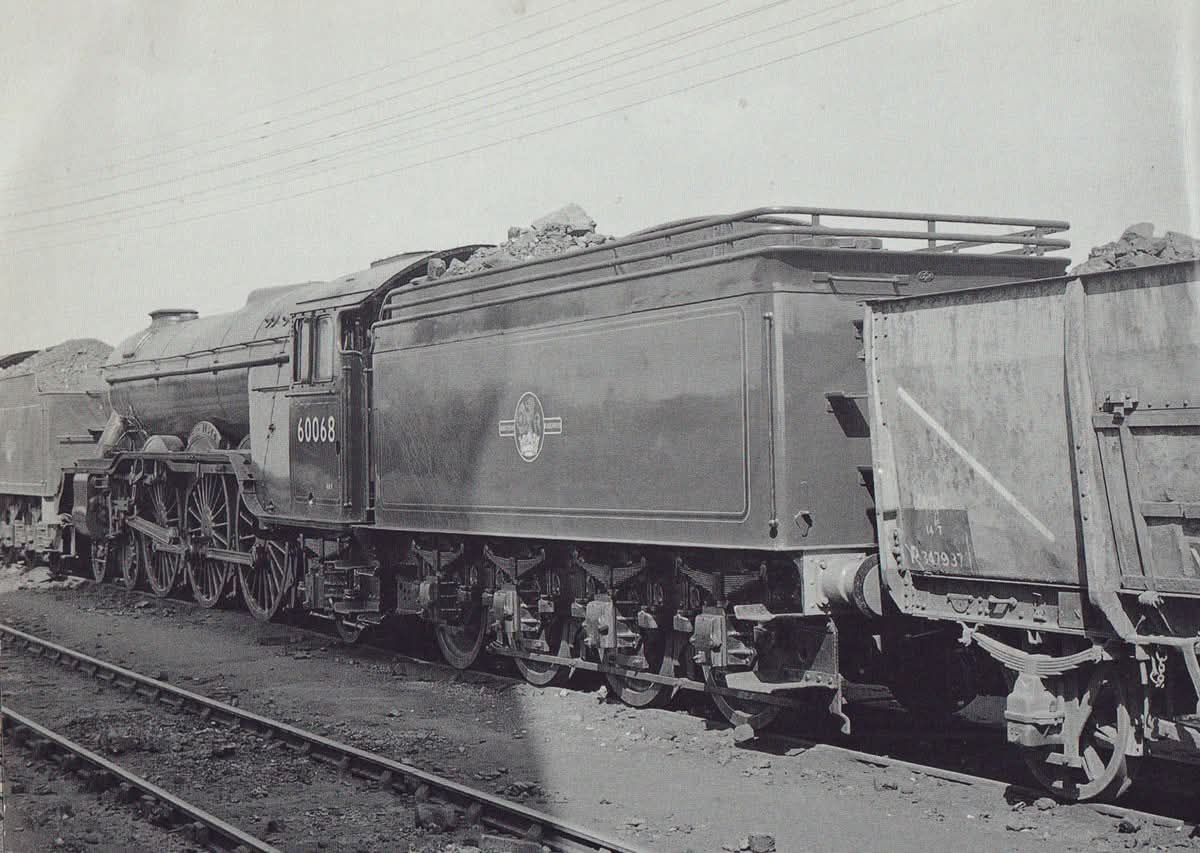 adipullenLNER's tweet image. A3 60068 Sir Visto at Doncaster Carr engine shed in April 1959 (D H Beecroft)