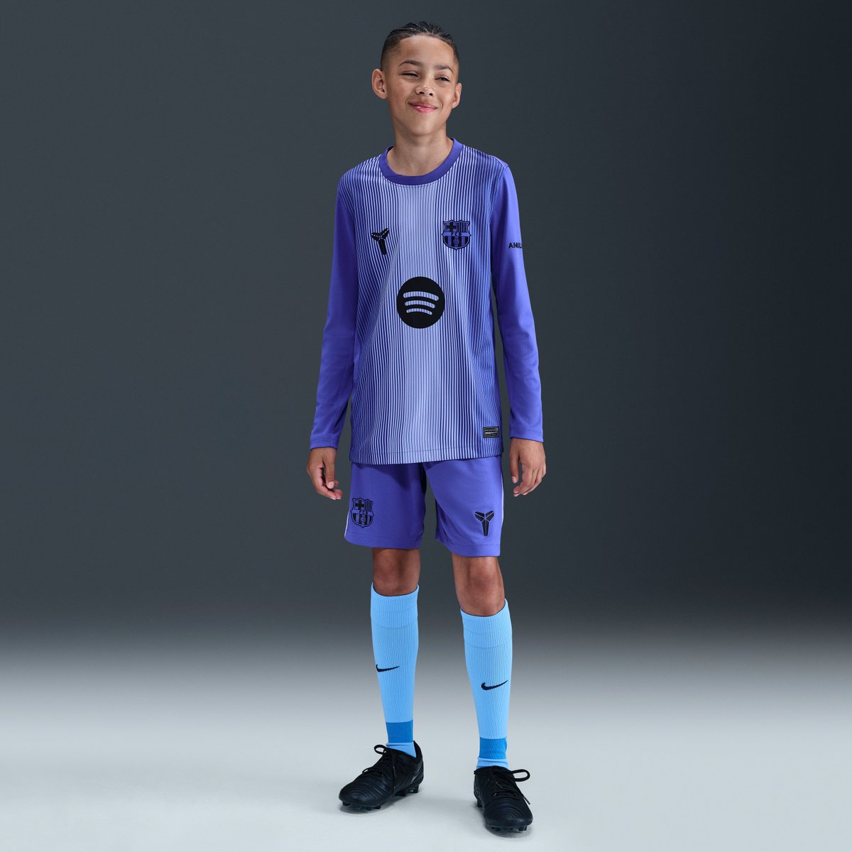 opaleak's tweet image. 🟣 OFFICIAL PICS - Barça Away GK.