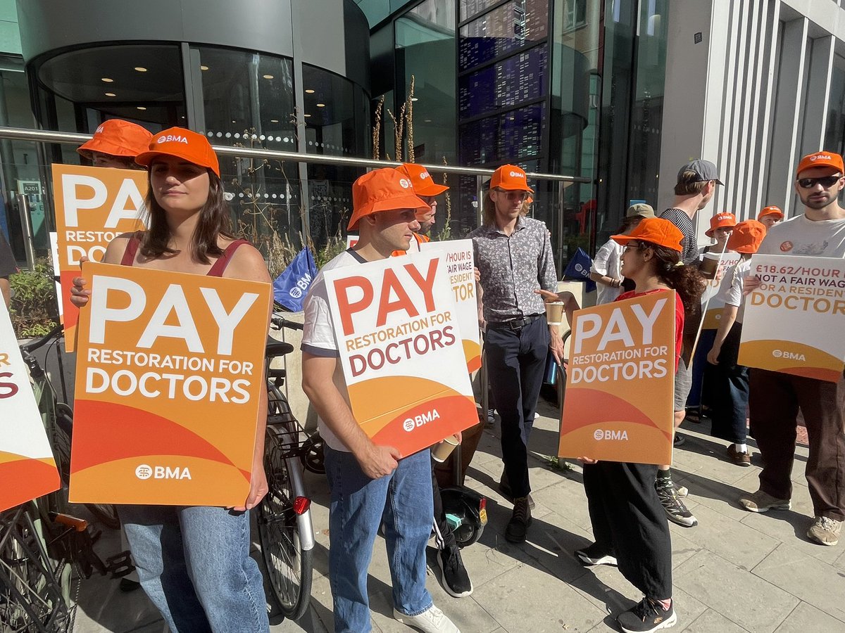 GHRSouthWest's tweet image. Resident doctors in Bristol are joining thousands across the country taking strike action in a dispute over pay.