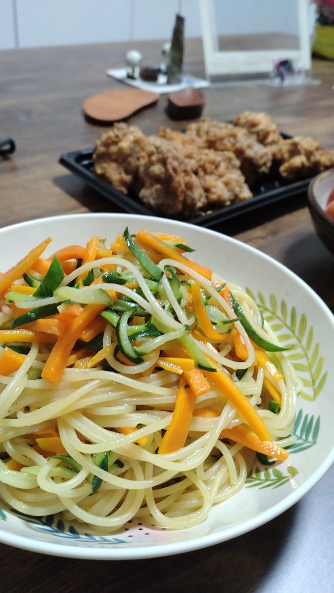 3_ka9's tweet image. 今日のお昼✨きゅうりと人参のパスタ✨📖さんが作ってくれた😆めっちゃ美味しかった〜♪ごちそうさまでした😚