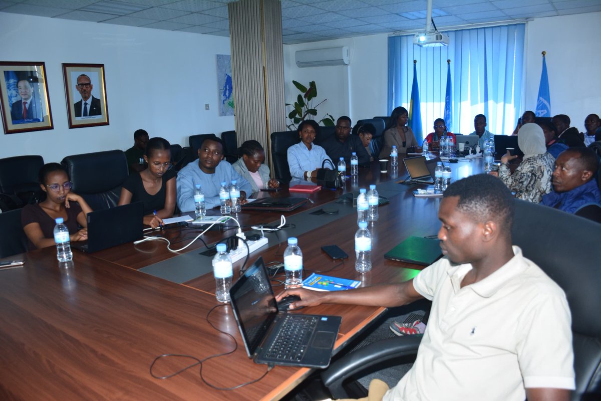 ngwijegrace's tweet image. Through @ryaf_agribiz , I joined an insightful vertical farming training organized by @FAORwanda . From hydroponics to smart growing systems, we explored the future of food production right in the heart of our cities.
#VerticalFarming