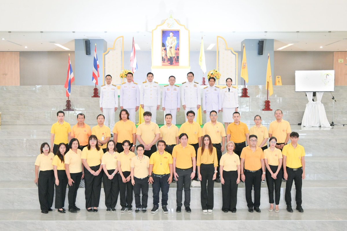 Thailand_Post's tweet image. พิธีถวายพระพรชัยมงคล และพิธีถวายสัตย์ปฏิญาณเพื่อเป็นพนักงานรัฐวิสาหกิจที่ดีและพลังของแผ่นดิน พร้อมลงนามถวายพระพรชัยมงคลพระบาทสมเด็จพระเจ้าอยู่หัว
วันนี้ (25 กรกฎาคม 2568)
นายประเสริฐ จันทรรวงทอง รัฐมนตรีว่าการกระทรวงดิจิทัลเพื่อเศรษฐกิจและสังคม (ดีอี)…