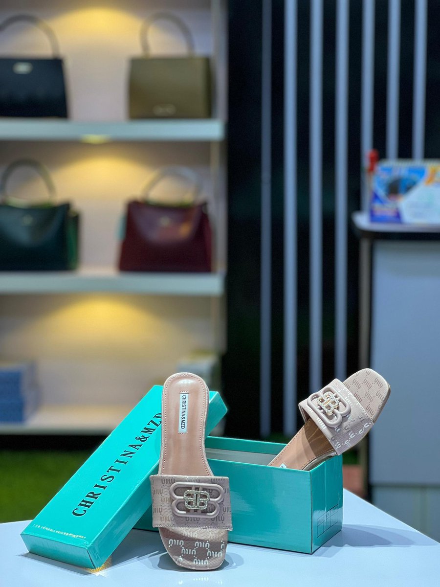 Fateematou2's tweet image. CHRISTINA & MZD
Size:36 to 41
Price:20,000
📍 Kaduna
Nationwide Delivery