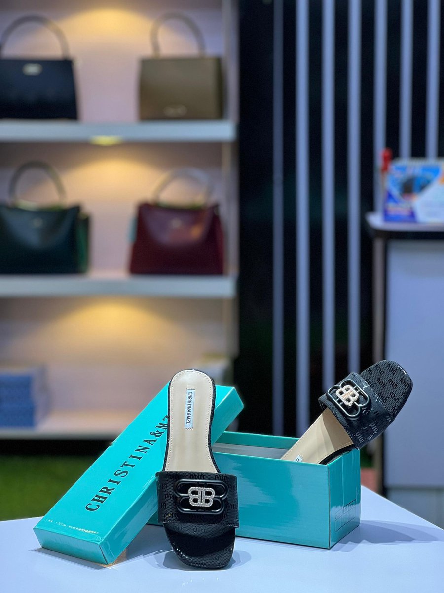 Fateematou2's tweet image. CHRISTINA & MZD
Size:36 to 41
Price:20,000
📍 Kaduna
Nationwide Delivery