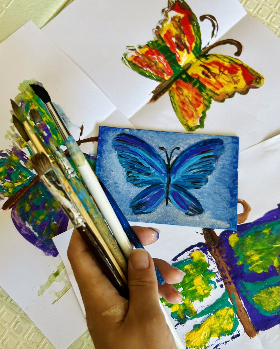 Stasya_NFT's tweet image. GM famπ
Our bright colorful morning π₯°
Today was teaching my son how to draw butterflies.
We laid out different materials on the floor and experimented.
Both of us are happy with the result π
When finished, the child asked: "Are we going to sell them?"πππ