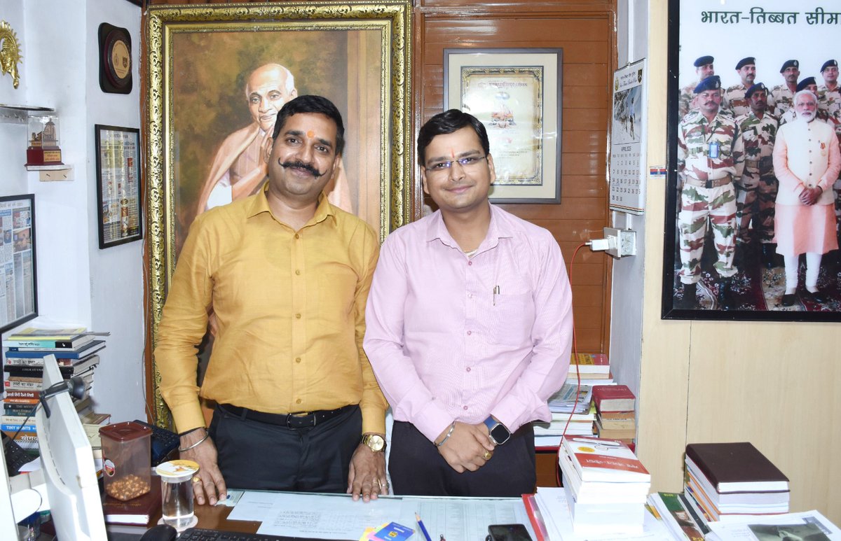<a href="/ITBP_official/">ITBP</a> के जनसंपर्क अधिकारी,भारतीय शिक्षा बोर्ड के भाषा सलाहकार,साहित्यकार, व्याकरणाचार्य,लेखक,शिक्षाविद भाषा के व्याकरण में क्रांति लाने वाली पुस्तक “भाषा संशय शोधन",“शब्द संधान" पुस्तकों के लेखक मित्र स्वरूप बड़े भाई <a href="/kamalkeekalam/">कमलेश कमल (Official Spokesperson of ITBP)</a> जी को जन्मदिन की हार्दिक शुभकामनाएं। 🎂