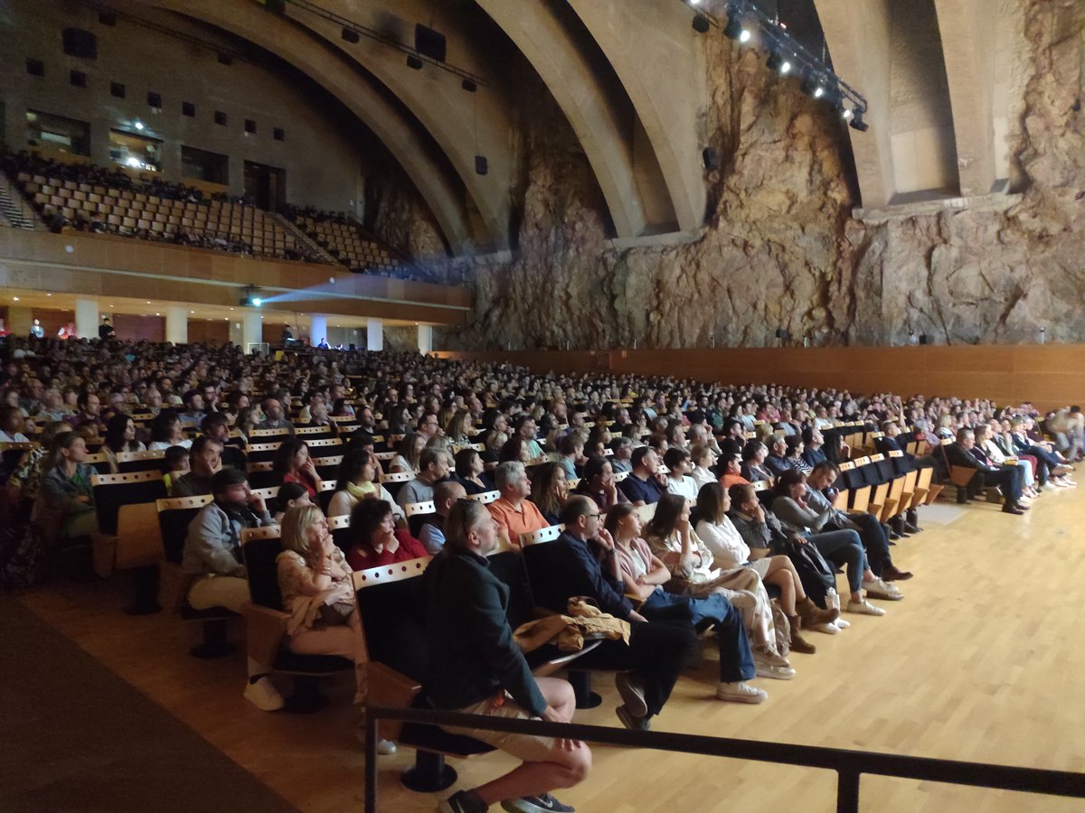 TGN Educació (@tgneducacio) on Twitter photo 🎶 Recordem el 30è aniversari de l'Escola Municipal de Música de Tarragona (EMMT)!
🙌🙌 Més de 100 alumnes van omplir de música i emoció el Palau Firal i de Congressos de Tarragona en un concert commemoratiu molt especial.
<a href="/TGNAjuntament/">Ajuntament de Tarragona</a> 🎶 Recordem el 30è aniversari de l'Escola Municipal de Música de Tarragona (EMMT)!
🙌🙌 Més de 100 alumnes van omplir de música i emoció el Palau Firal i de Congressos de Tarragona en un concert commemoratiu molt especial.
<a href="/TGNAjuntament/">Ajuntament de Tarragona</a>