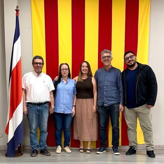 FIEC1's tweet image. El Casal Català de Costa Rica ha rebut les visites de l'eurodiputada Diana Riba (ERC), Presidenta de Delegació per les Relacions amb l’América Central, i de la diputada al Congrés Etna Estrems (ERC) amb qui van parlar de les conseqüències de la llei de memòria democràtica.