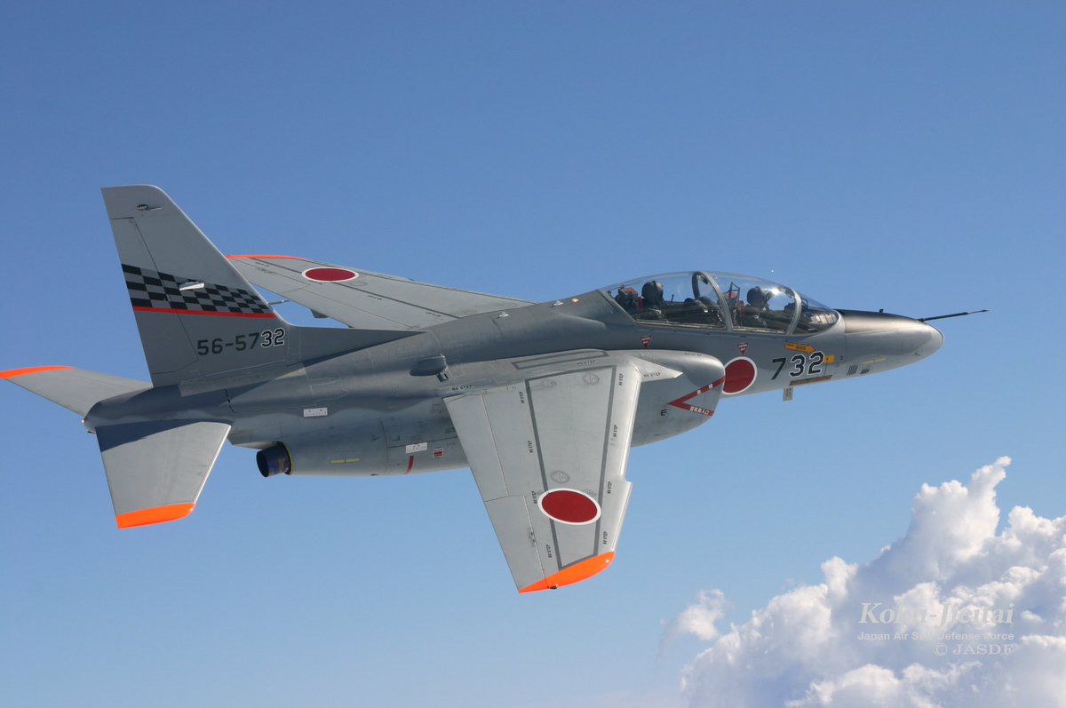 aomori_PCO's tweet image. 「T-4を間近で見よう✈️」
青森開港400年記念式典で航空自衛隊三沢基地第3航空団所属の『 T-4 』が青森港新中央埠頭の上空を飛行します!
2025.7.26(土)09:00
ベストポジションは「青森港新中央埠頭公園」で間近で見れます!

🔴会場には駐車場がないため、近隣の駐車場又は公共交通機関でお越しください