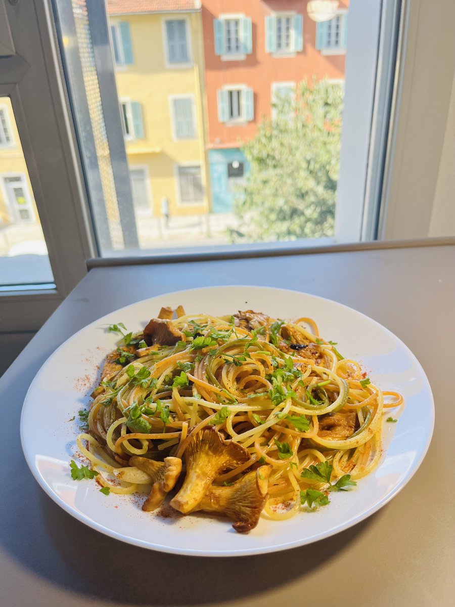 昨年ニースに滞在していたときの自炊の写真をみると、どれも美味しそうに見える。早いもので1年近く経ったのか。また行きたい。