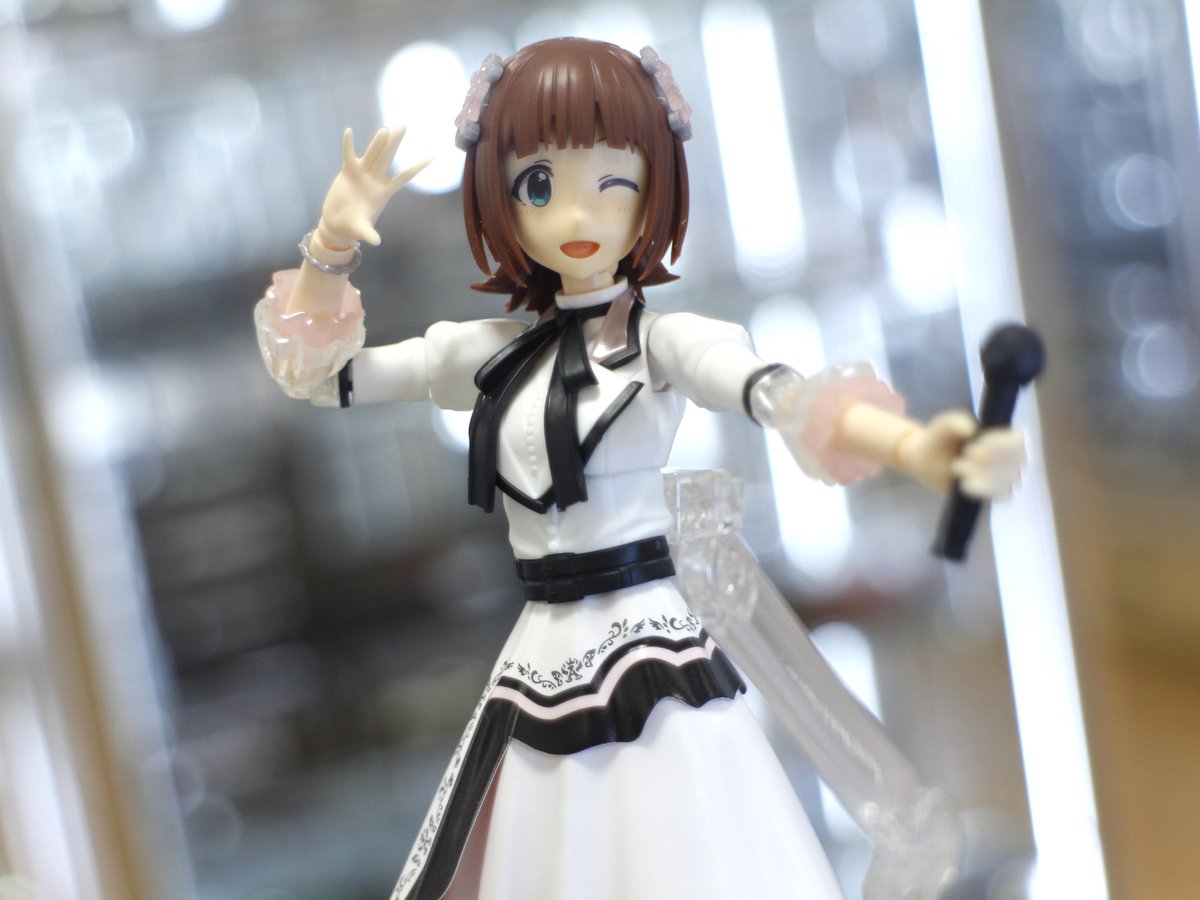 PH_atsugi's tweet image. サンプル情報
30MS 天海春香 (20th Anniv. YOU AND アイ!)
アイドルマスターより「天海春香」を30MSフォーマットで立体化!
マイクポーズやしっくりくる転倒ポーズも楽しめます。布生地にみえる部分はPE素材となっており質感分けもバッチリです。
他の30MSと互換性があり組み換えもできますよ。(源)