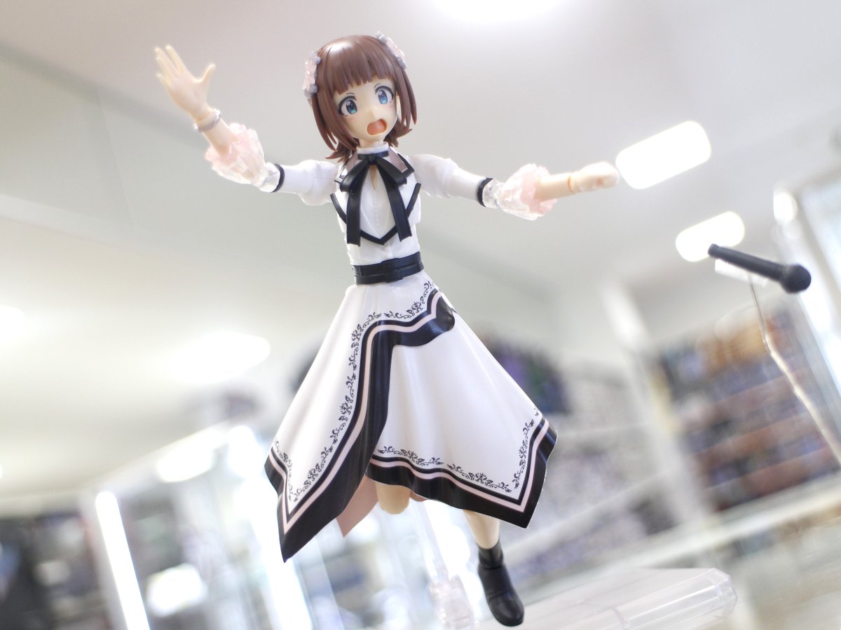 PH_atsugi's tweet image. サンプル情報
30MS 天海春香 (20th Anniv. YOU AND アイ!)
アイドルマスターより「天海春香」を30MSフォーマットで立体化!
マイクポーズやしっくりくる転倒ポーズも楽しめます。布生地にみえる部分はPE素材となっており質感分けもバッチリです。
他の30MSと互換性があり組み換えもできますよ。(源)