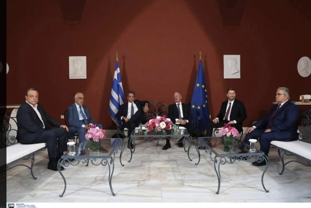 akisxaris's tweet image. Και οι 6 αποτελούν ντροπιαστική εικόνα για την δημοκρατία μας !!!🤬