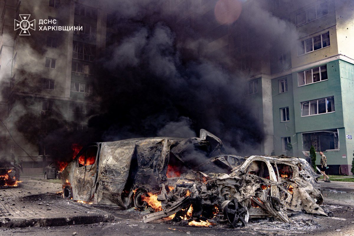 rapid_reveal's tweet image. 🇷🇺 Russia strikes Kharkiv complex with glide bombs
2 UMPK-guided FAB-500 bombs hit the TETRIS apartment complex in Shevchenkivskyi district, #Kharkiv
41 injured
Strike used Soviet FAB-500 bombs with precision kits same used in #Syria
#Russia #UkraineWar #Putin #にじ甲2025