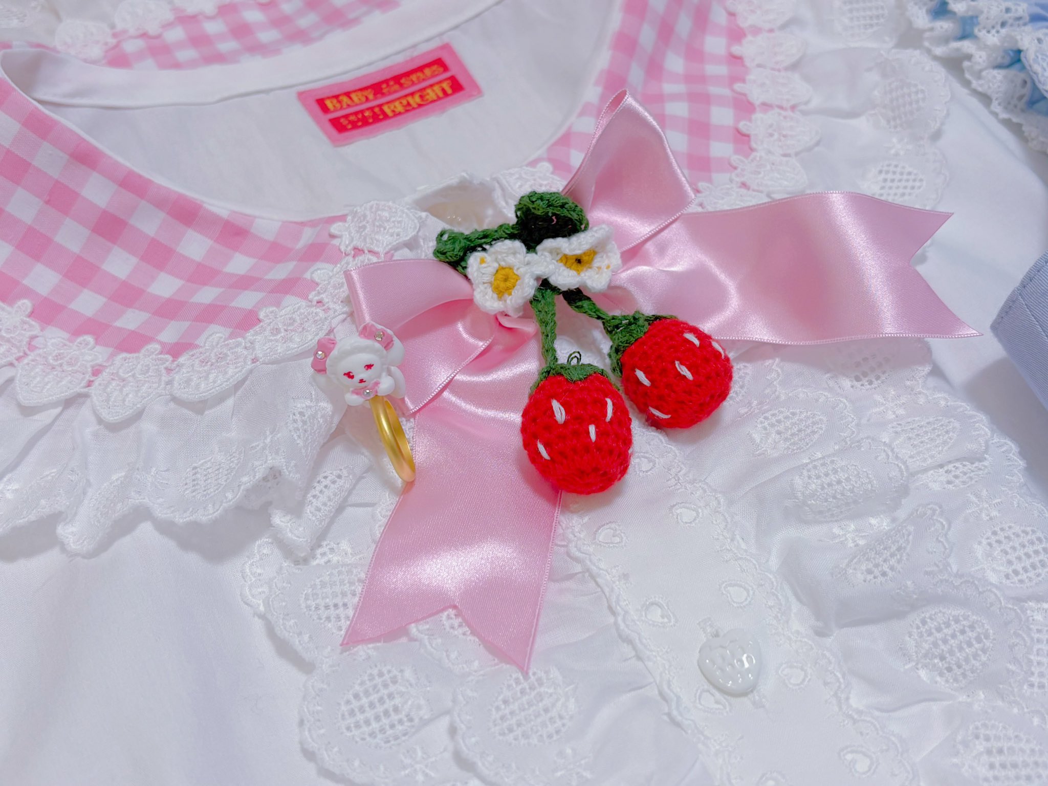BABY ゆらゆらいちごHappy Berry Present KC 赤 ゆらゆらいちご