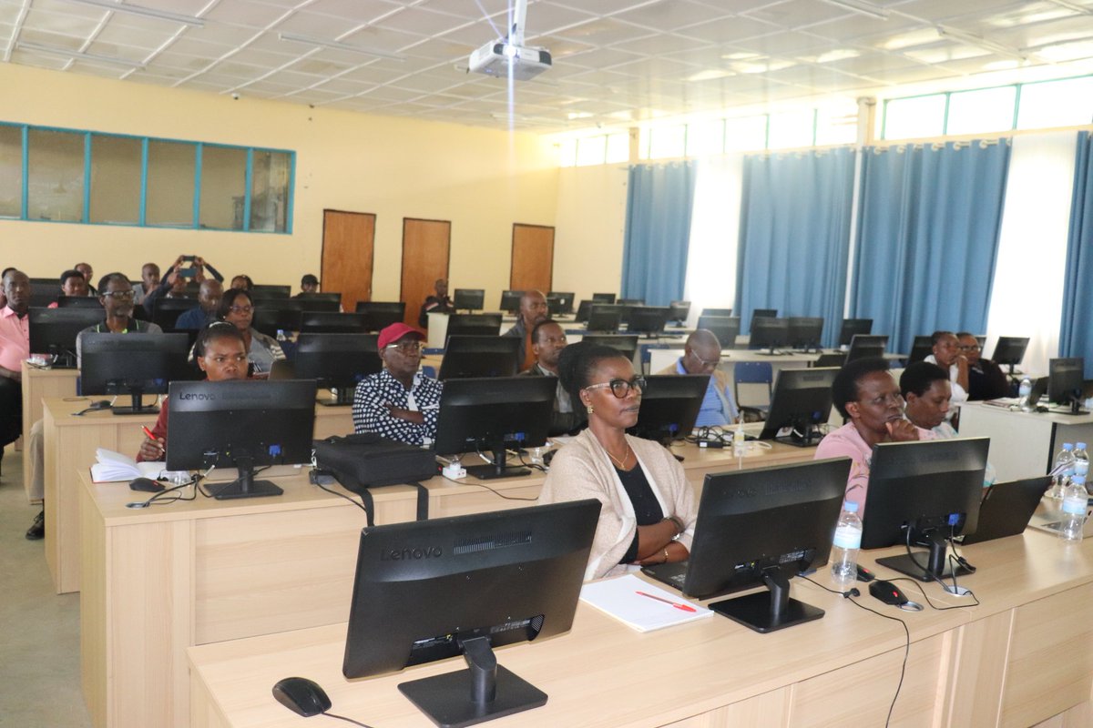 UR_CAFF's tweet photo. @UR_CAVM At the closing of a three-day Artificial Intelligence training, Dr. Guillaume Nyagatare, the principal of UR-CAVM, suggested holding regular trainings  to support students, staff, and farmers in research, teaching, and community outreach as well. https://t.co/y6RqadIvb5
