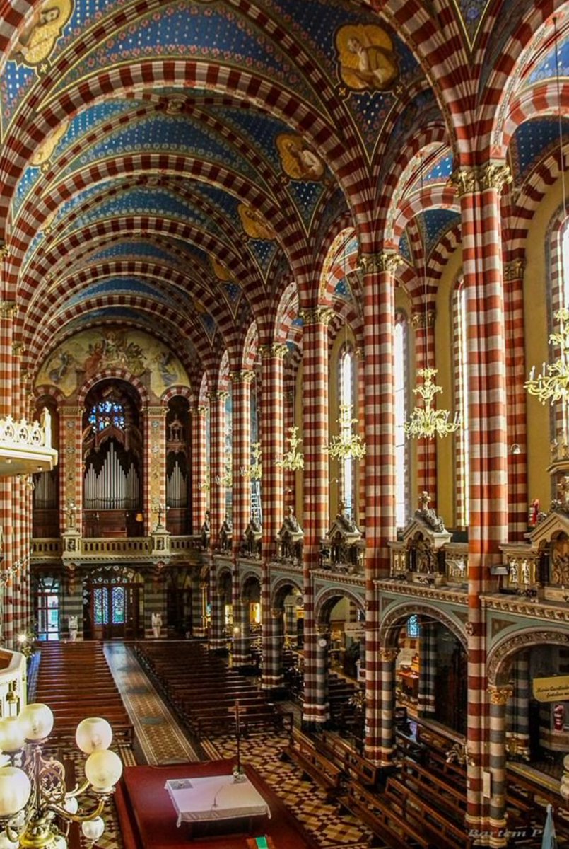 GPics's tweet image. 💫 Basílica de María Auxiliadora y San Carlos, Buenos Aires
Built in 1910, this Neo-Gothic masterpiece stuns with starry blue ceilings, golden altars & vibrant frescoes
Inspired by Turin’s Basilica of Don Bosco, it’s a hidden jewel of Argentina’s sacred architecture
#Argentina
