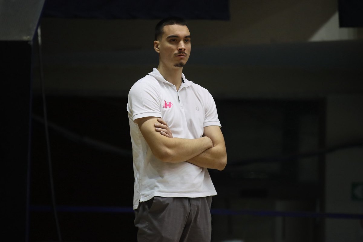 KKMegaBasket's tweet image. Nikola Milojević joins the @warriors coaching staff! After spending one season with our team as an assistant coach, Nikola is continuing his career in the NBA. He is following in the footsteps of his father, who was also a member of the Warriors 🔥🙌🏻
bcmegabasket.net/2025/07/25/nik…