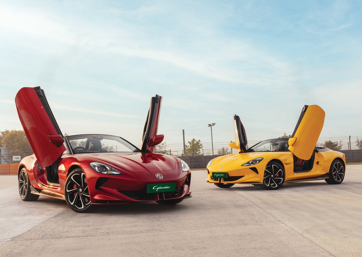MotorBeam's tweet image. JSW MG Motor India has launched the Cyberster in India, available through its premium MG SELECT channel.
Key highlights:
– Introductory price of ₹72.49 lakh for pre-reserved bookings
– ₹74.99 lakh for new bookings post-launch
– Dual-motor AWD setup producing 510 PS and 725 Nm…