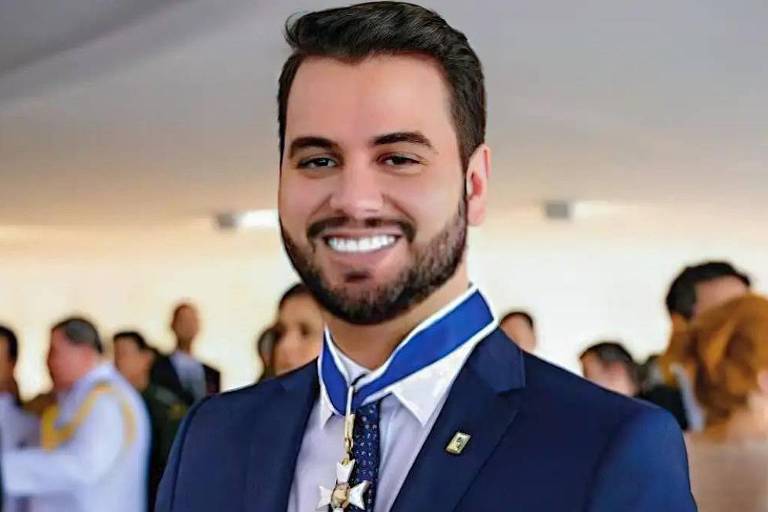 marcosl67197897's tweet photo. Esse Homem vale mais que ALGUNS Coronéis, Almirantes, Brigadeiros e Generais JUNTOS! #FelipeFree https://t.co/gbmDkMo7Jx