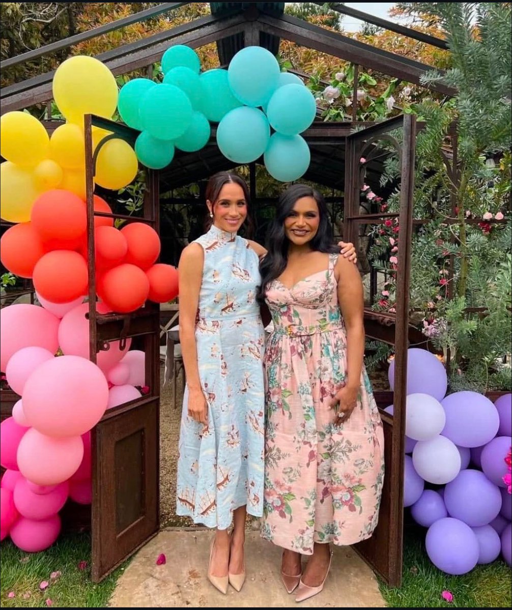 ThinkBeautiful_'s tweet image. Can’t believe this wasn’t a balloon arch 🤣
@nancytsidley @StephanieSidley
#MeghanIsTheProblem #MeghanMarkIe #MeghanMarkleIsAGrifter #meghanmarkleisanarcissist #MeghanMarkleisaLiar #MeghanMarkleIsAConArtist #Meghan #asever #netflix