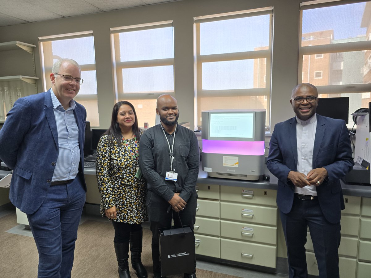 krisp_news's tweet photo. Yesterday we welcomed Dr Mlungisi Cele, new DG of @dsigovza, for a walkthrough of our lab at KRISP.

DSTI continues to champion SA science &amp; research. We look forward to working together to advance innovation across the country! 🇿🇦

#ScienceAndInnovation #KRISP #DSTI #Genomics https://t.co/ONMsYyRzRk