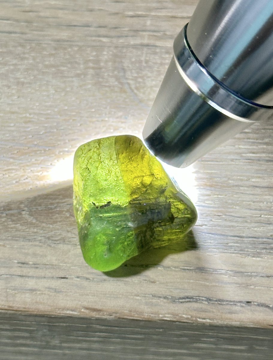 ank0u1's tweet image. これは結構珍しいんじゃないかな
スリランカ産バイカラートルマリンの原石