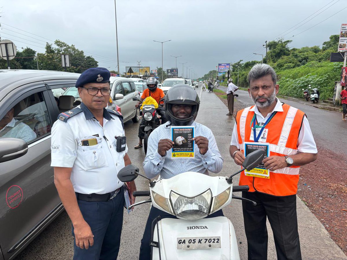 Officers of Traffic Cell Pernem 🧑🏼‍✈️with Traffic Warden 🚦Mr. Sitakant Kamat appealing Motorist to wear Helmet while riding 🛵, seatbelt while driving  🚘 No driving under the influence of 🍺# Follow Traffic Rules ~Prevent Accident ~Save Lives