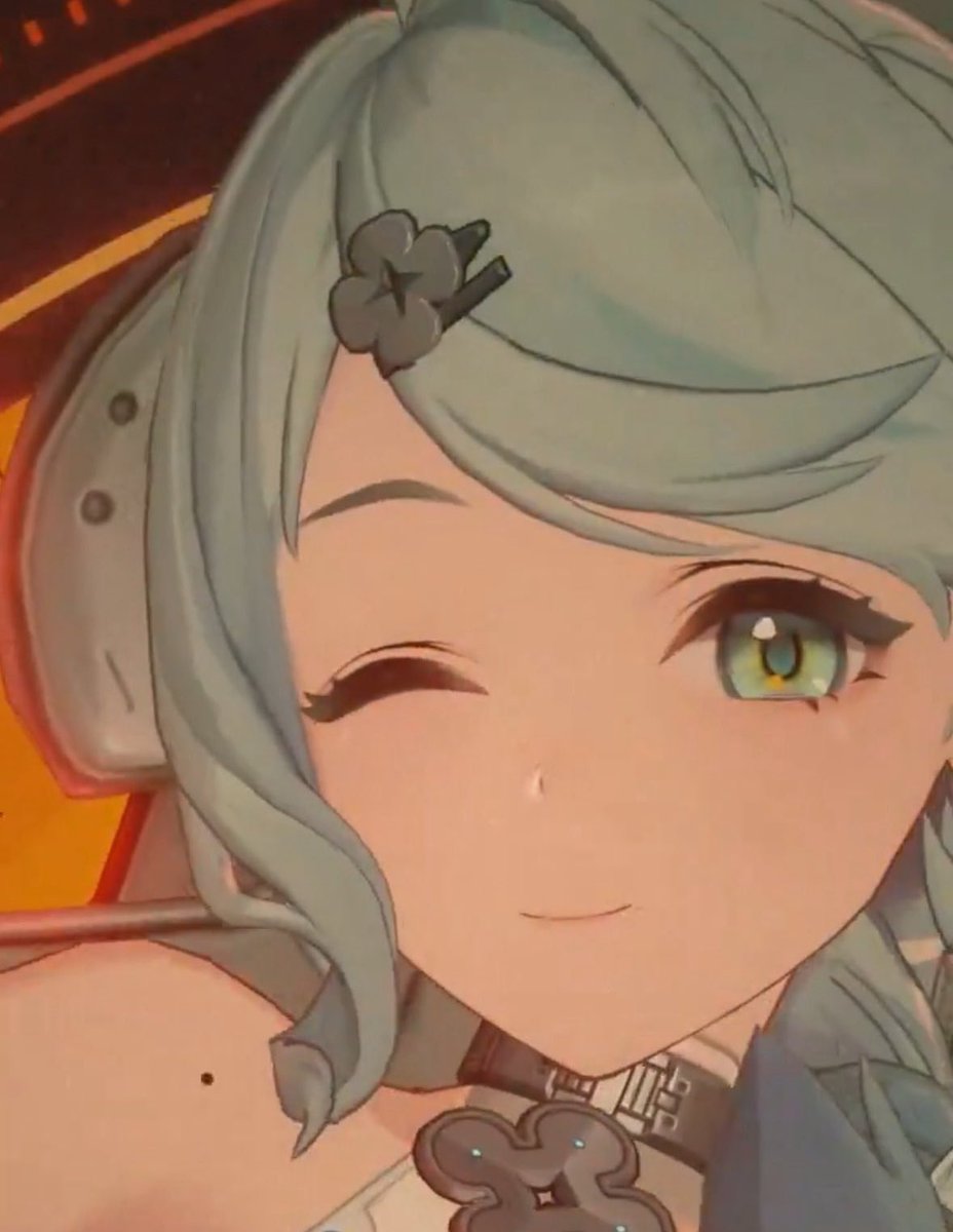 phocaIors's tweet image. shes actually rlly cute and then u..