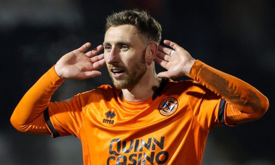 thecouriersport's tweet image. Former Dundee United favourite Louis Moult lands new club after Tannadice exit dlvr.it/TM695F