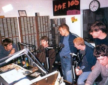 blurfanclub's tweet image. All the best to @oasis for their return to Wembley. Great to see 90s bands headlining huge Wembley gigs again!
Here are some photos of the lads enjoying each others company.

#blur #oasis #Wembley #DamonAlbarn #grahamcoxon #alexjames @DaveRowntree