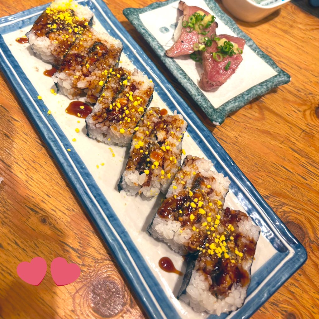 大阪の「さしす」のうなカツサンド
本当に美味しいから食べて欲しいϵ( 'Θ' )϶

うなぎ料理で1番好きかもしれない