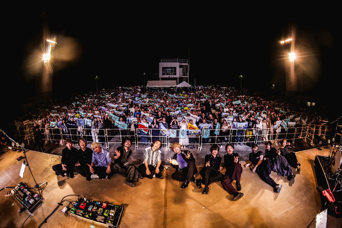 spice_mu's tweet image. 「仲良くなって、また一緒にやりたい」indigo la End × Omoinotake、夏夜の大阪城野音で迎えた最高の結末『SOUND CONNECTION -SUNSET PARTY-』 #サウコネ spice.eplus.jp/articles/339221