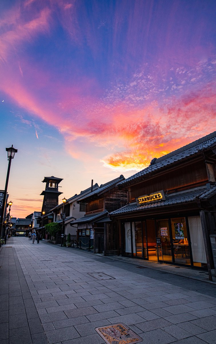 川越で見る夏の夕焼け空が綺麗でした